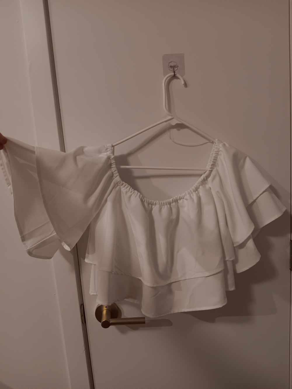 Timing White Off-Shoulder Ruffle Crop Top - Picture 2 of 4